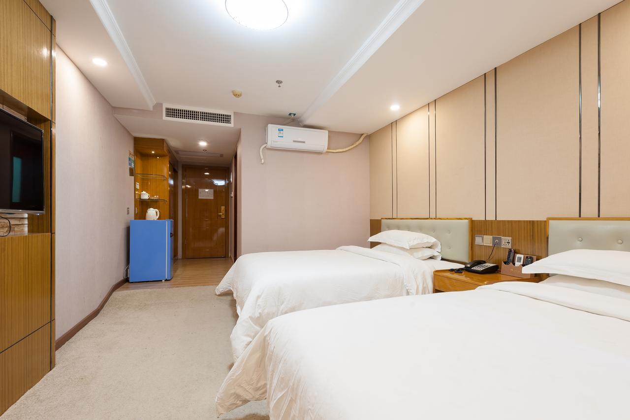 Guangzhou Compass Hotel Exterior photo