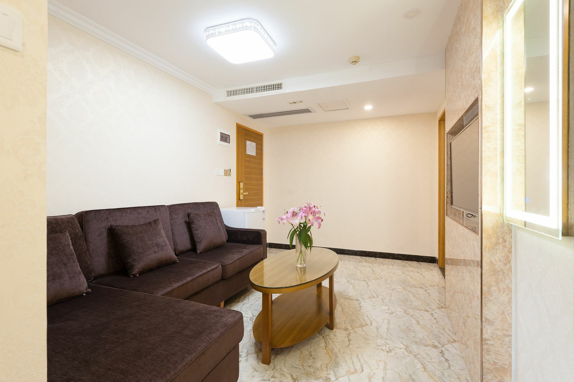 Guangzhou Compass Hotel Exterior photo